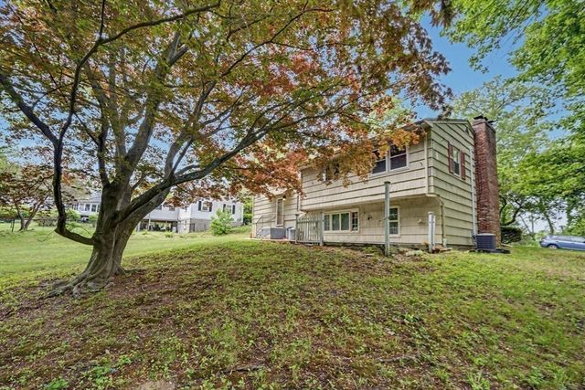 26 Arlington Road, Burlington, MA 01803