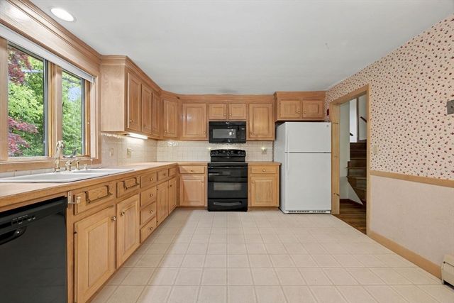 26 Arlington Road, Burlington, MA 01803