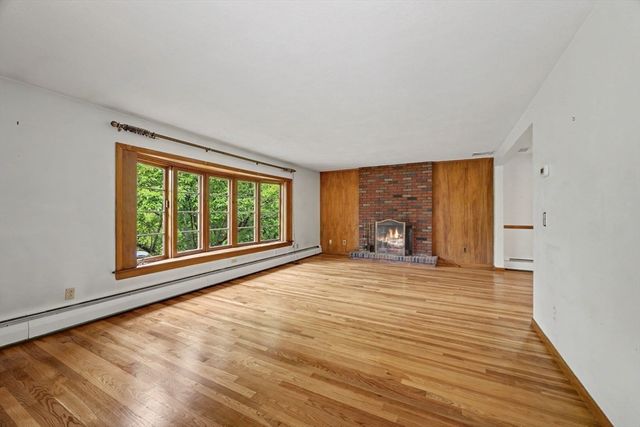 26 Arlington Road, Burlington, MA 01803