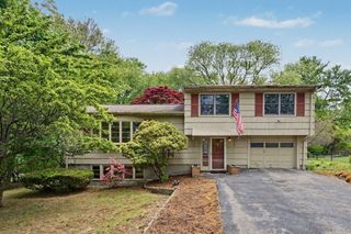 26 Arlington Road, Burlington, MA 01803
