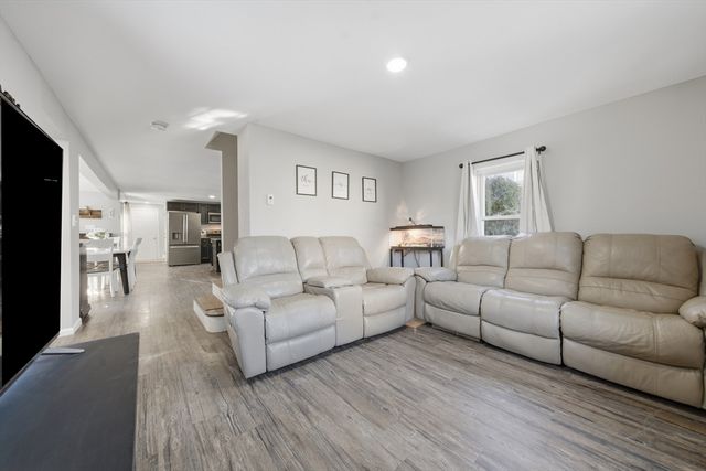 46 Pelham Street, Methuen, MA 01844