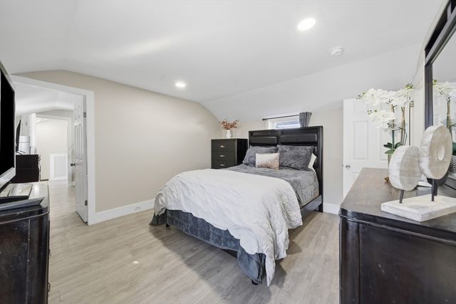 46 Pelham Street, Methuen, MA 01844