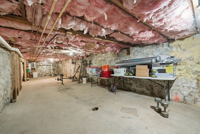 46 Pelham Street, Methuen, MA 01844