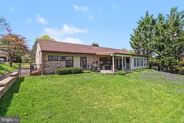907 ALLEN ST, New Cumberland, PA 17070