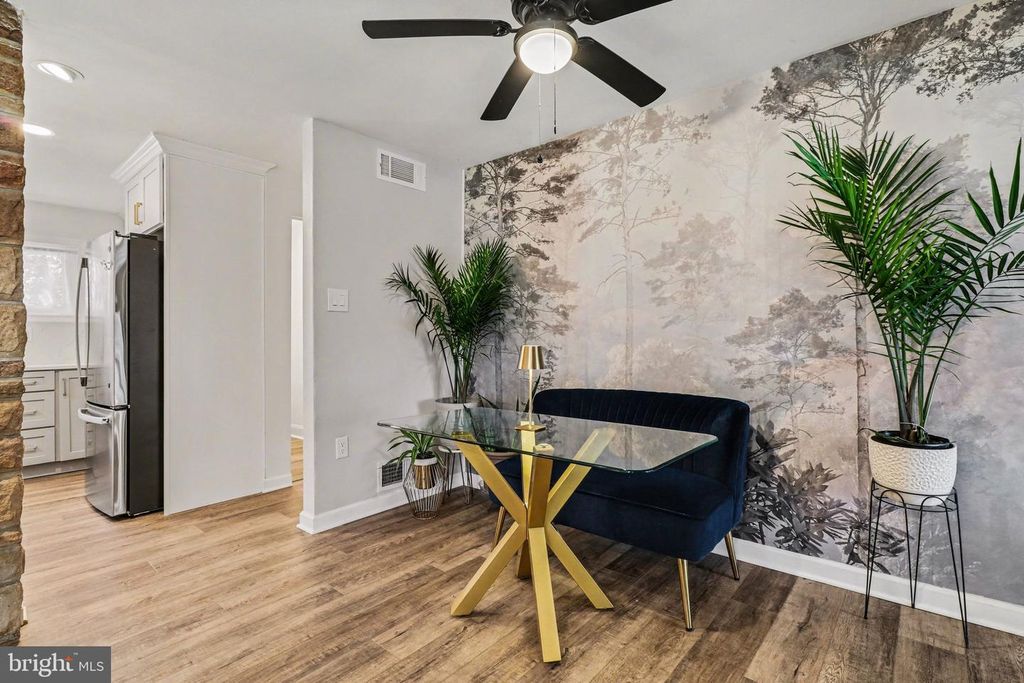 Image 15 of property listing at 907 ALLEN ST, New Cumberland, PA 17070