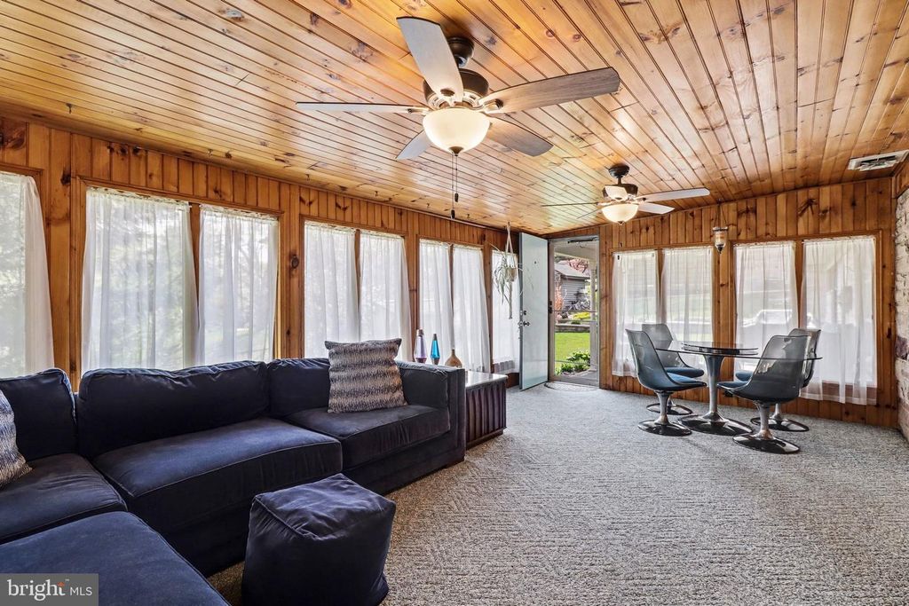 Image 24 of property listing at 907 ALLEN ST, New Cumberland, PA 17070