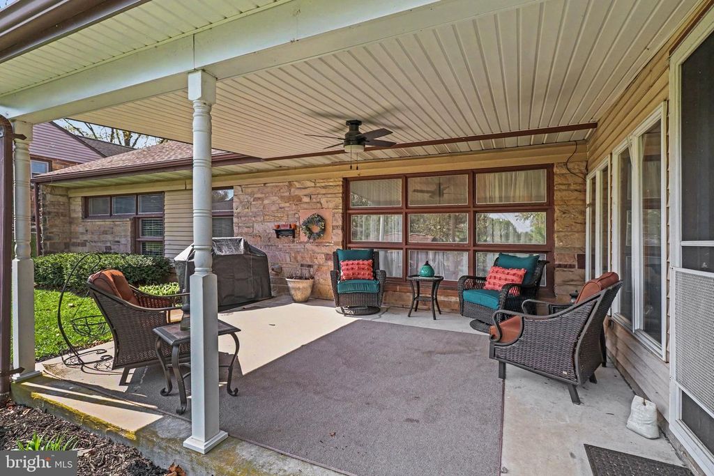 Image 8 of property listing at 907 ALLEN ST, New Cumberland, PA 17070