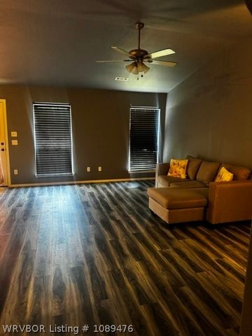 7704 Huntington Way, Fort Smith, AR 72916