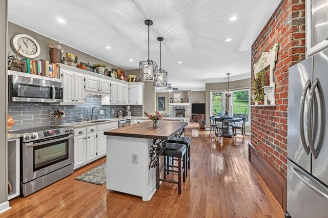 5087 Saddleview Dr, Franklin, TN 37067