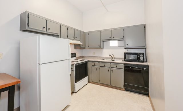 15 Mount Saint Marys Way Apt 7, Hooksett, NH 03106
