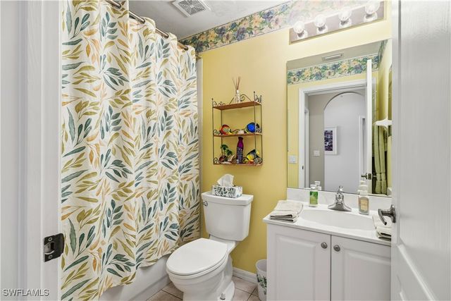 2910 Cypress Trace CIR 102, Naples, FL 34119