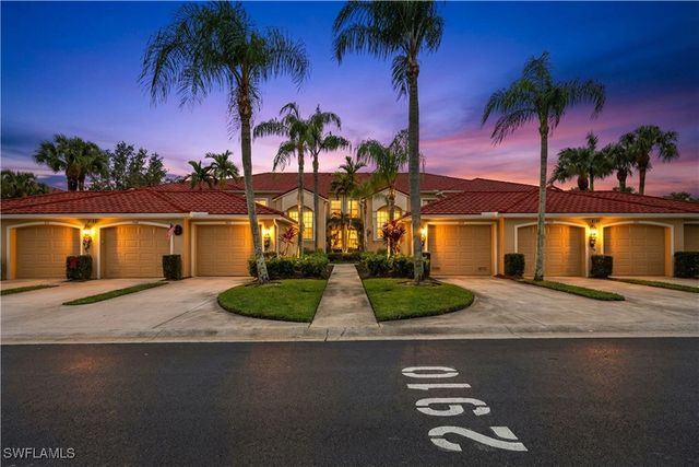 2910 Cypress Trace CIR 102, Naples, FL 34119