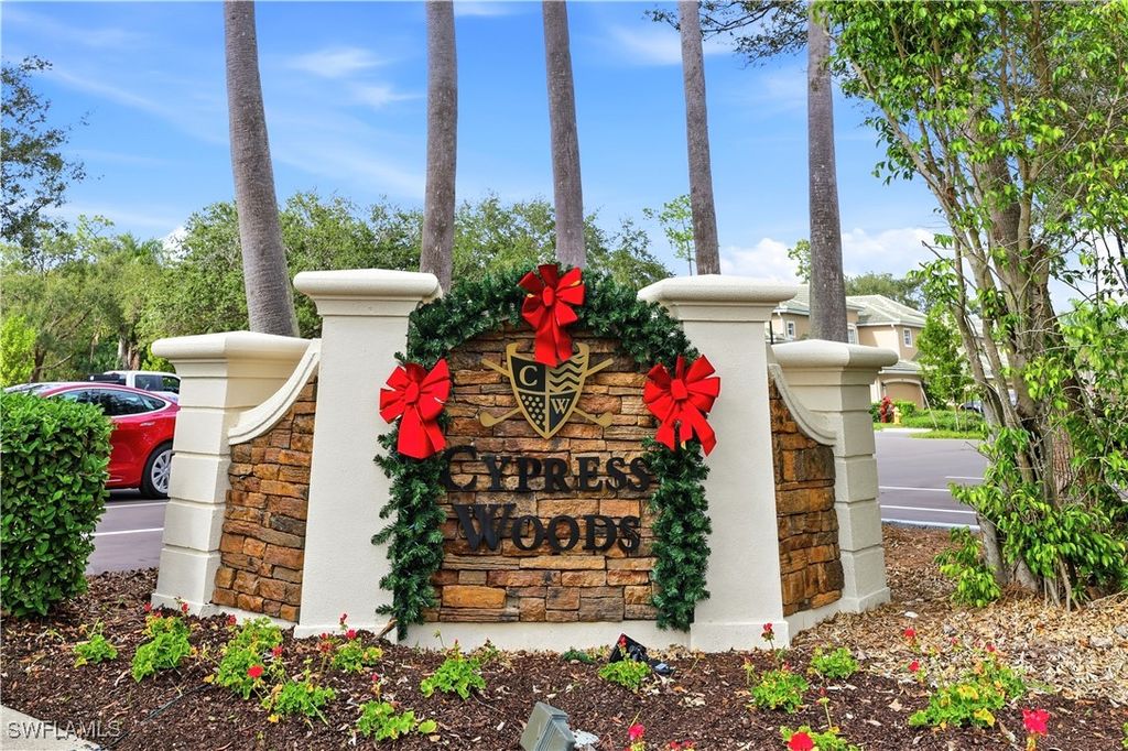 2910 Cypress Trace CIR 102, Naples, FL 34119