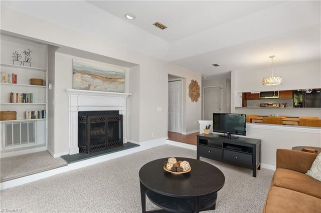 217 Oakwood Court, Winston-salem, NC 27103