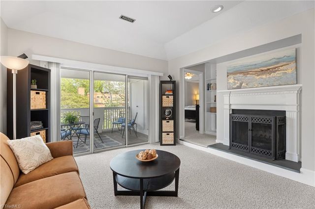 217 Oakwood Court, Winston-salem, NC 27103