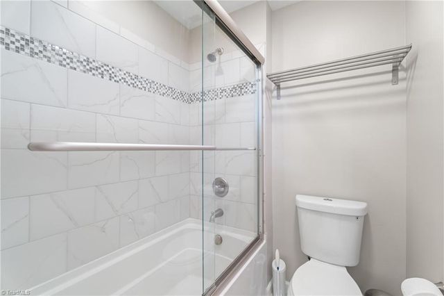 217 Oakwood Court, Winston-salem, NC 27103