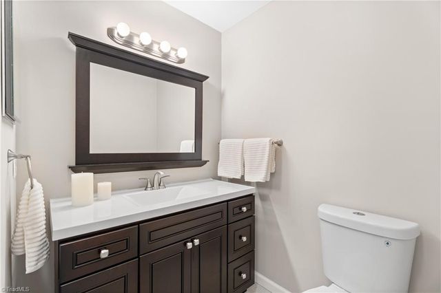 217 Oakwood Court, Winston-salem, NC 27103