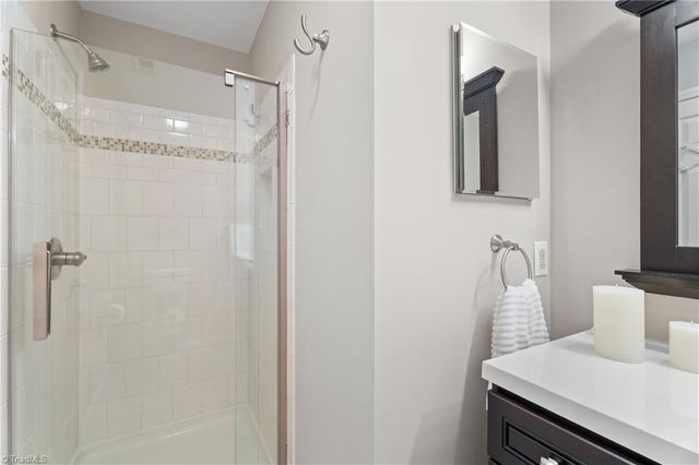 217 Oakwood Court, Winston-salem, NC 27103