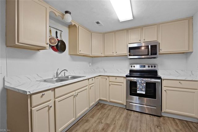 421 Hollywood AVE, Suffolk, VA 23434