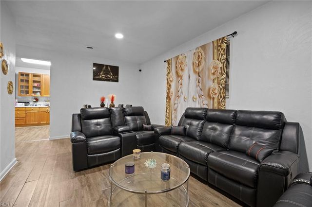 421 Hollywood AVE, Suffolk, VA 23434