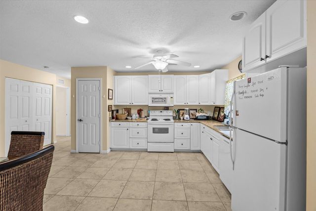 2074 SE Wild Meadow Circle, Port St. Lucie, Port St Lucie, FL 34952