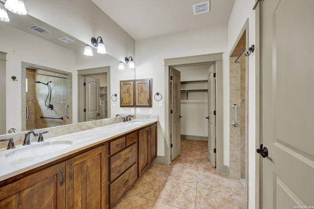 737 LA PALOMA DR, Canyon Lake, TX 78133