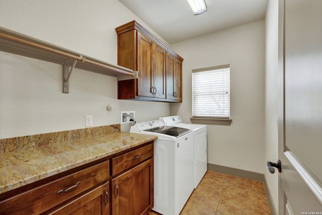 737 LA PALOMA DR, Canyon Lake, TX 78133