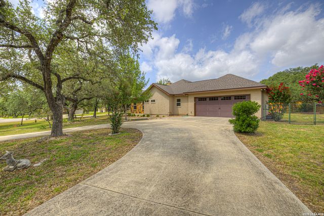 737 LA PALOMA DR, Canyon Lake, TX 78133