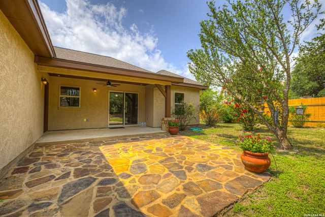 737 LA PALOMA DR, Canyon Lake, TX 78133
