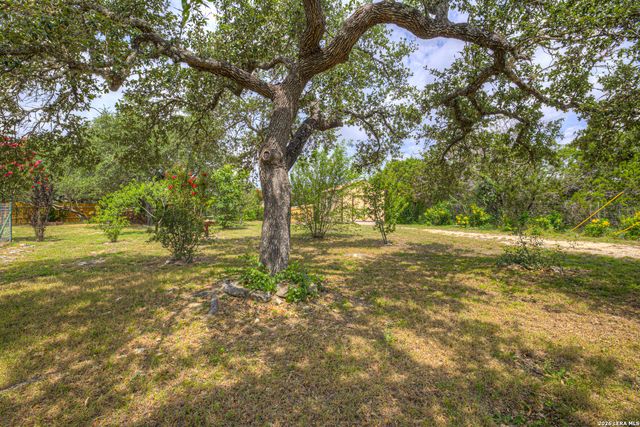 737 LA PALOMA DR, Canyon Lake, TX 78133