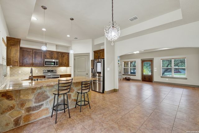 737 LA PALOMA DR, Canyon Lake, TX 78133