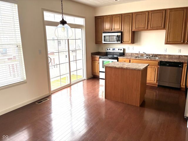 420 W Main Street, Carmel, IN 46032