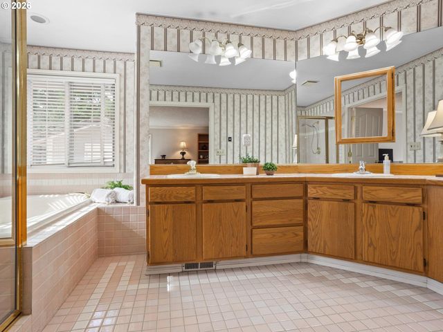 2312 Ne 158TH Ave, Vancouver, WA 98684