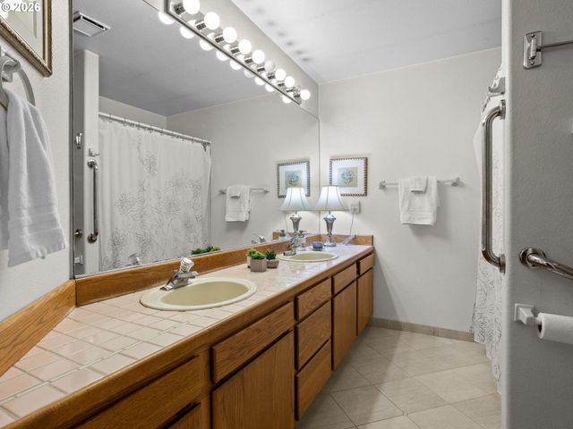 2312 Ne 158TH Ave, Vancouver, WA 98684
