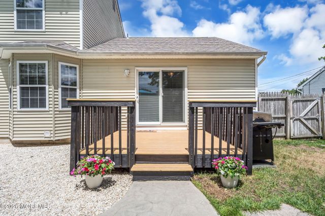 163 Liberty Avenue, Manahawkin, NJ 08050