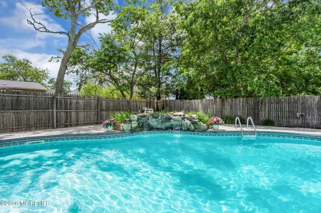 163 Liberty Avenue, Manahawkin, NJ 08050