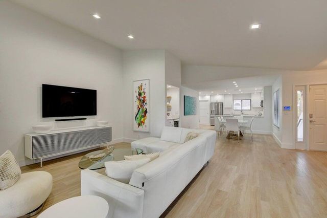 7362 Clunie Place 13304, Delray Beach, FL 33446