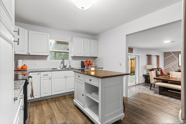 4442 Lord, San Antonio, TX 78220