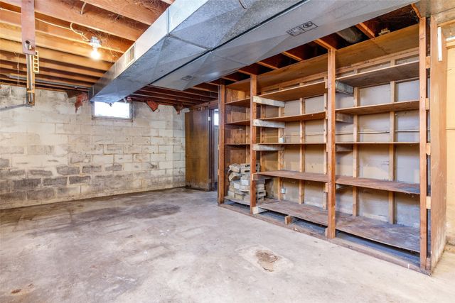 1675 Peach Avenue, Madrid, IA 50156