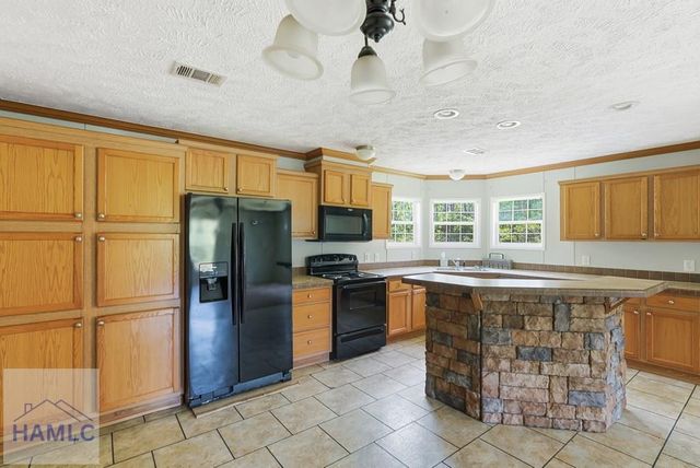 99 Kevin's Lane NE, Hinesville, GA 31313