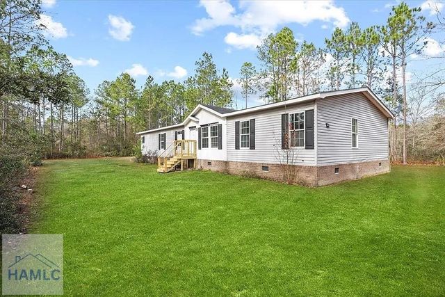 99 Kevin's Lane NE, Hinesville, GA 31313