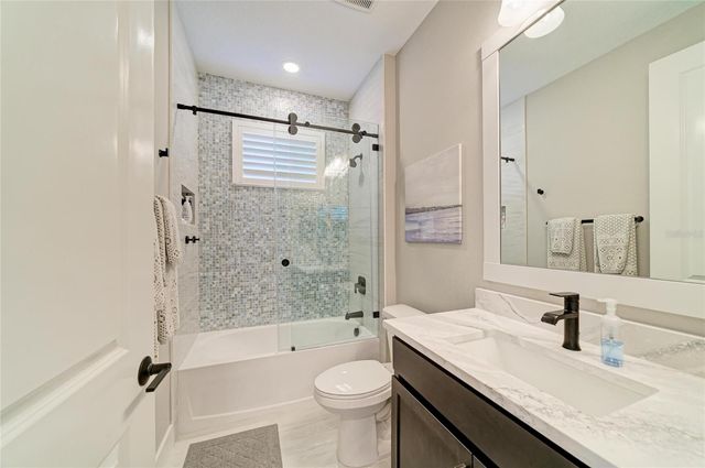 1047 WATERLINE COURT, Sarasota, FL 34240