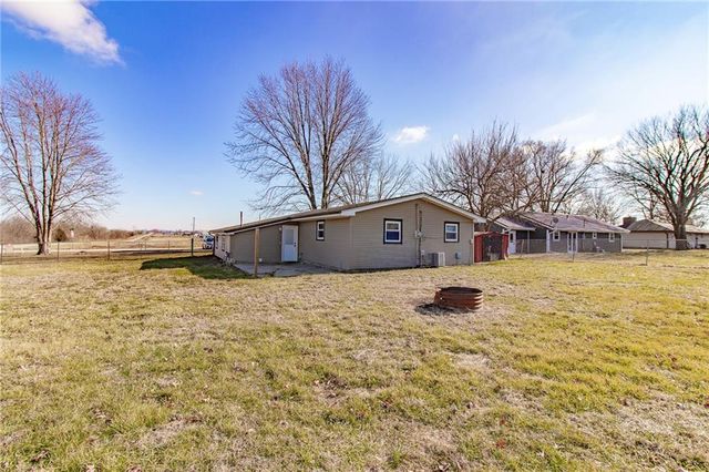 206 SW 1671 Road, Kingsville, MO 64071