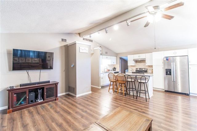 206 SW 1671 Road, Kingsville, MO 64071