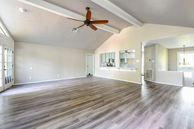 4509 Country Club Drive, Dickinson, TX 77539