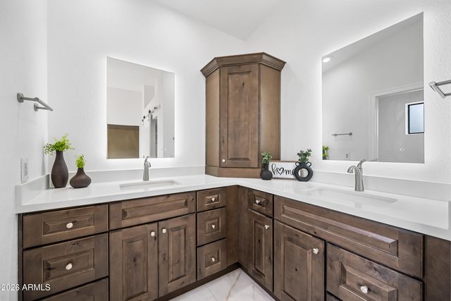 642 E SAGEBRUSH Street, Gilbert, AZ 85296
