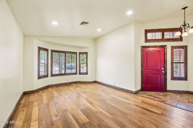 642 E SAGEBRUSH Street, Gilbert, AZ 85296