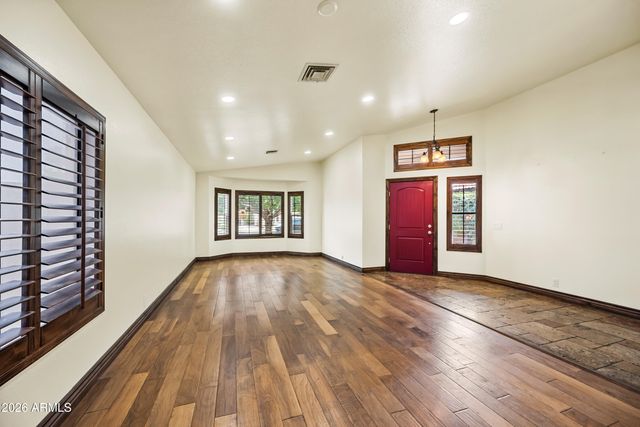 642 E SAGEBRUSH Street, Gilbert, AZ 85296