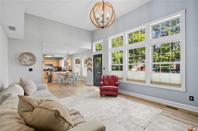 970 Forest Edge Avenue, Springfield, OH 45503