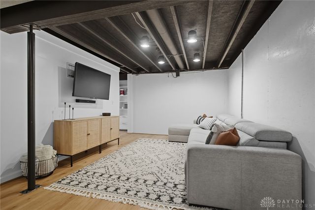 970 Forest Edge Avenue, Springfield, OH 45503